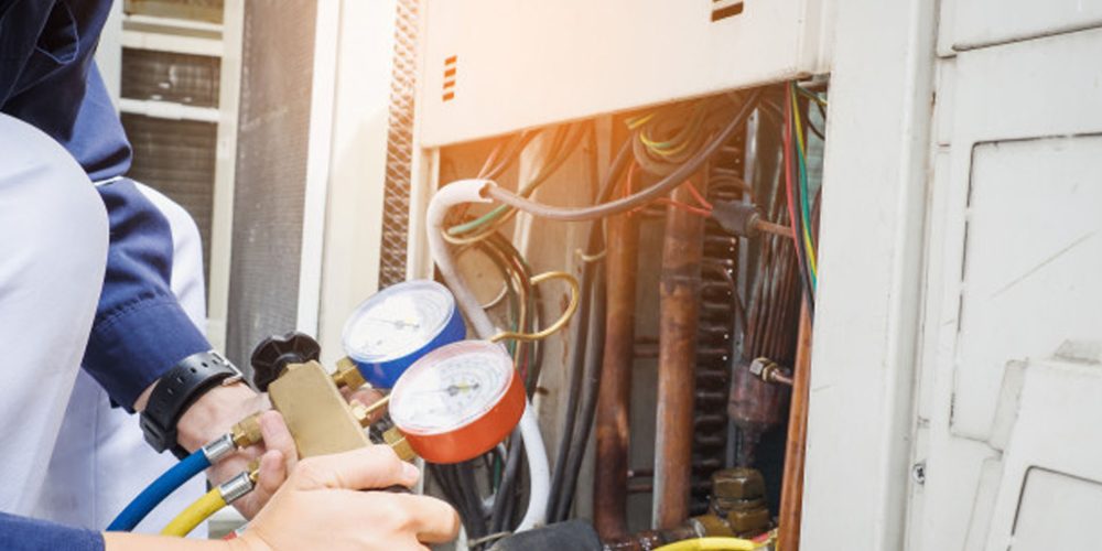 How does the furnace repair the malfunctioning temperature?